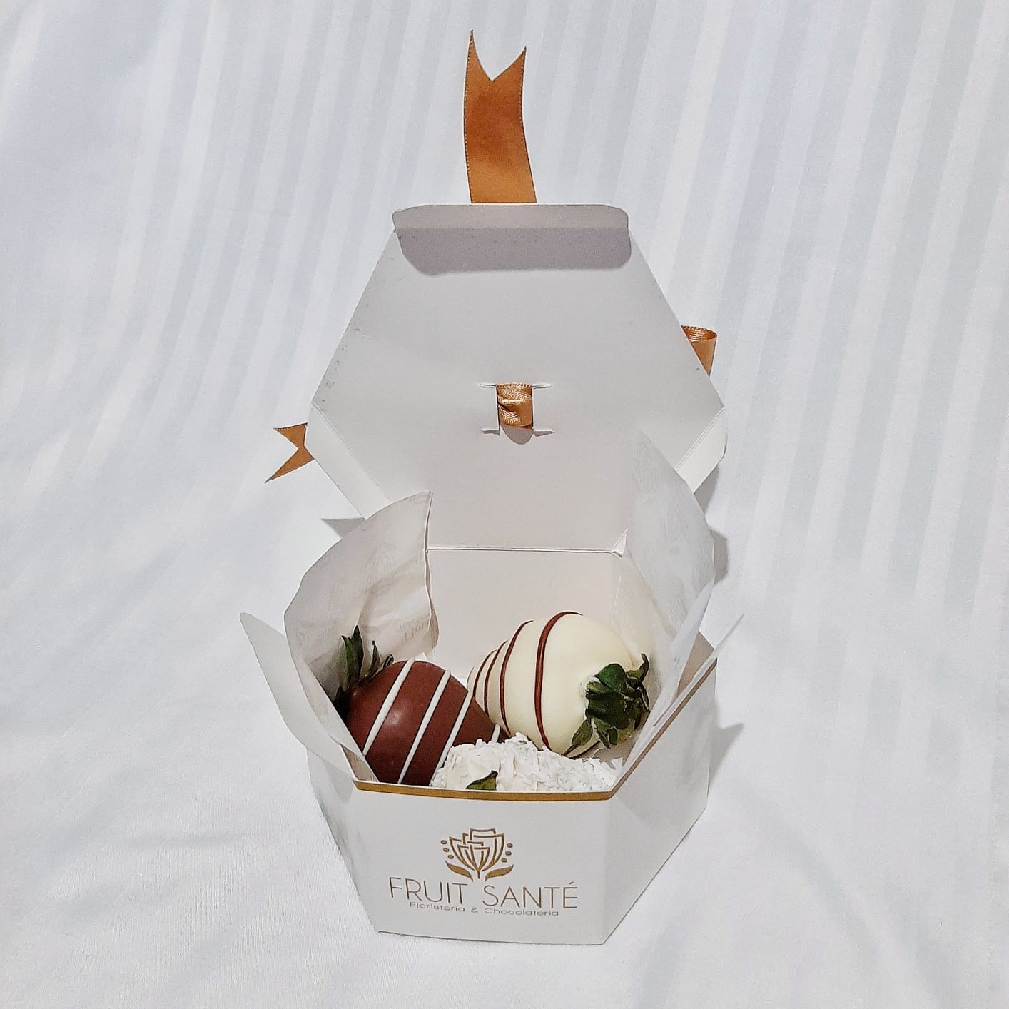Caja de fresas con chocolate