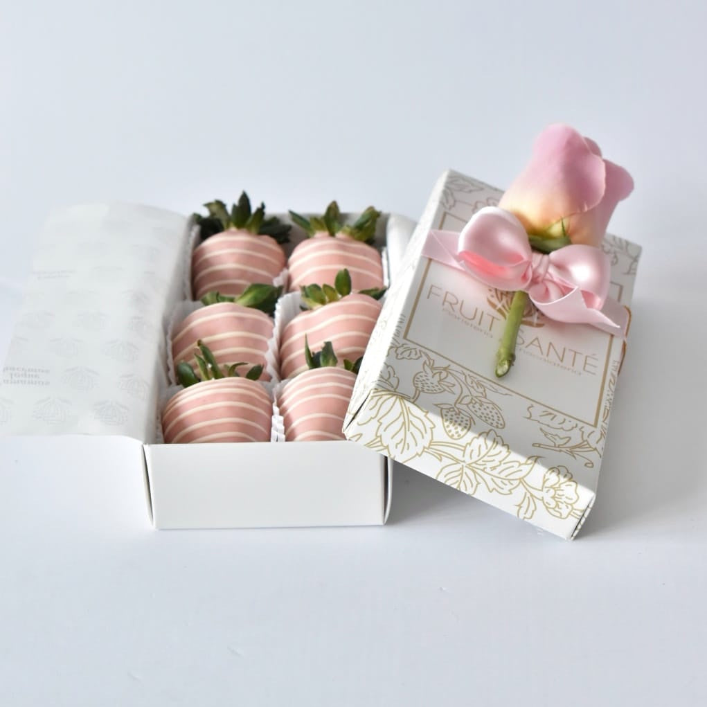 Caja de 6 Fresas premium con chocolate rosado + Rosa Rosada