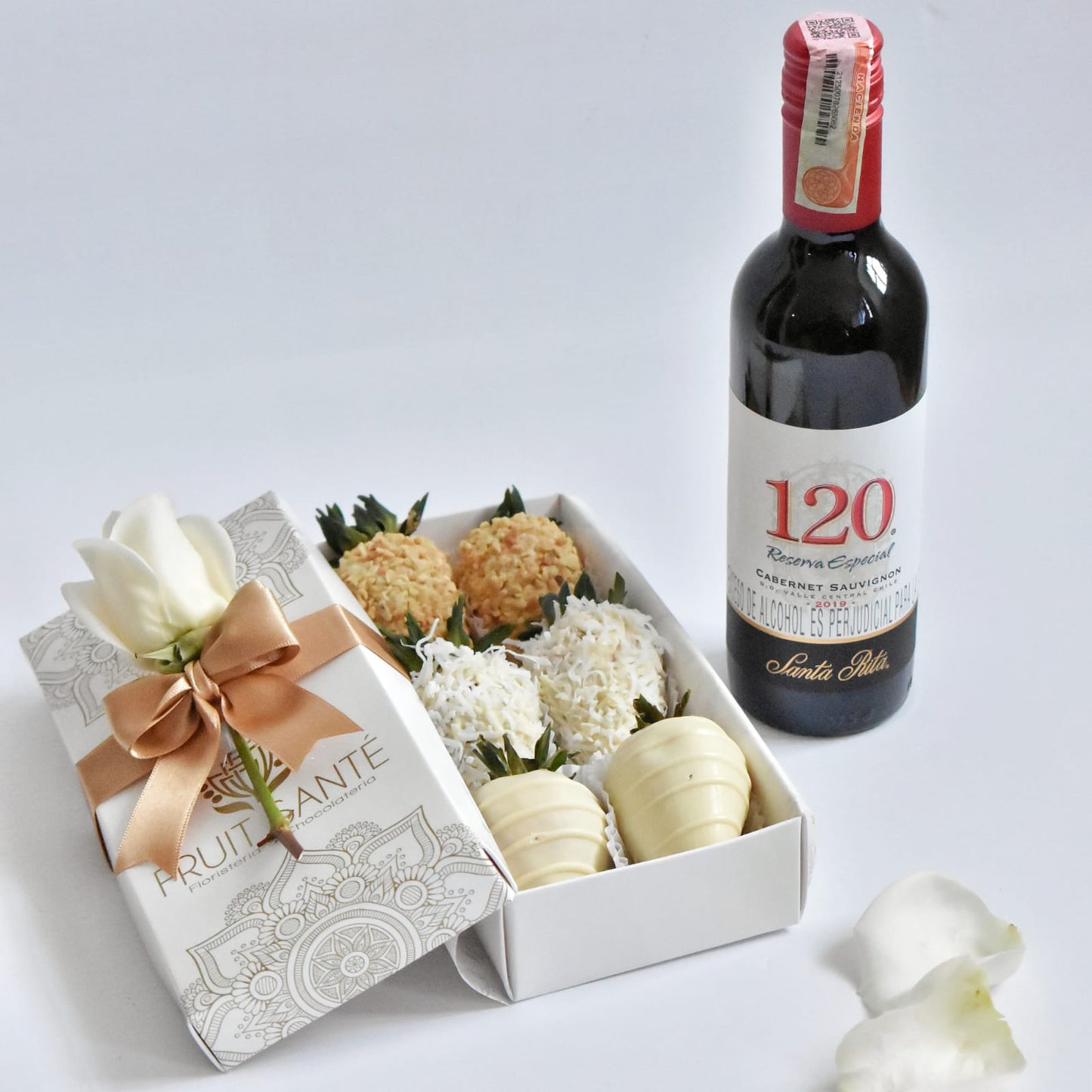 Caja de fresas premium + vino