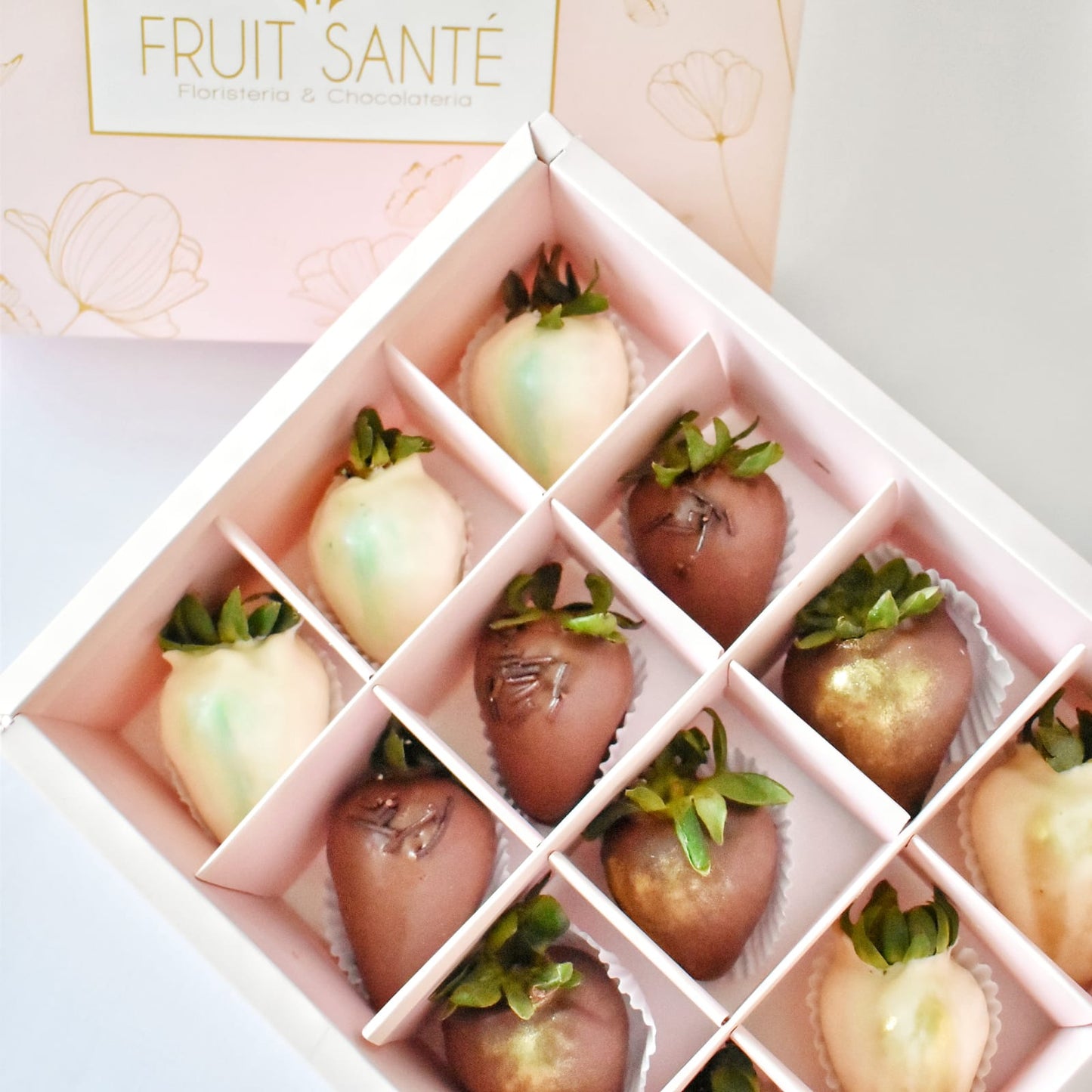 Caja de 12 Fresas premium con chocolate (Estilo Luxury)