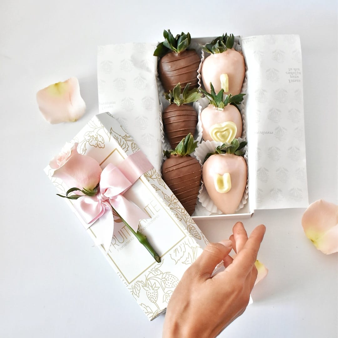 Caja de Fresas con chocolate en bogota