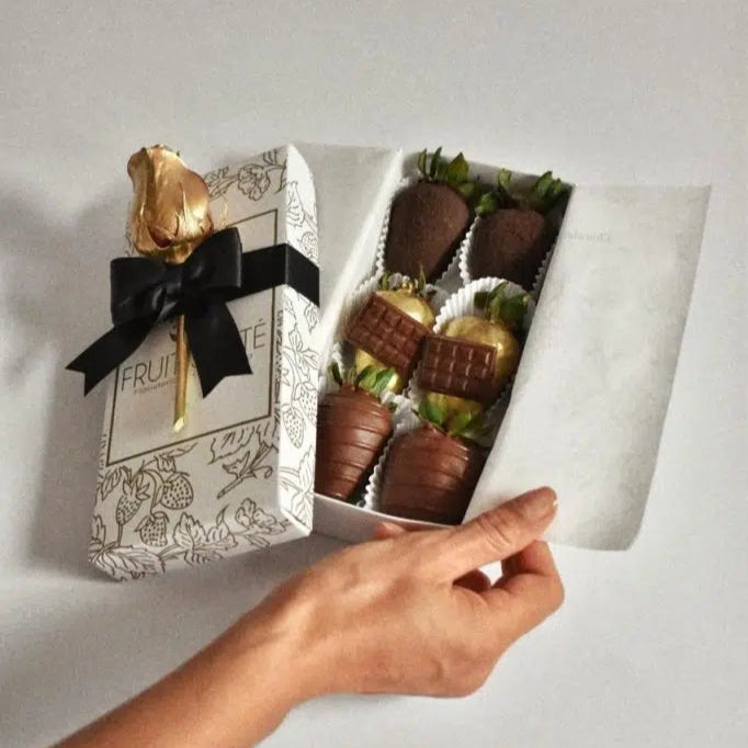 Caja de fresas con chocolate elegante para regalar en Bogotá