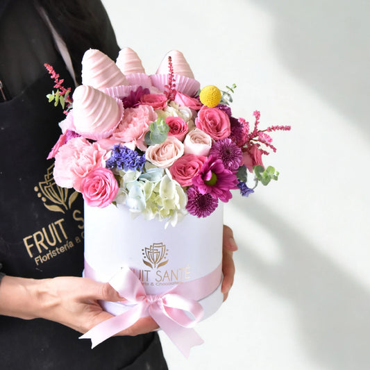 Arreglo de flores y fresas con chocolate a domicilio en bogotá