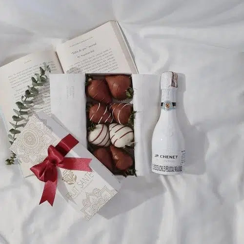 Caja de fresas con chocolate + vino 