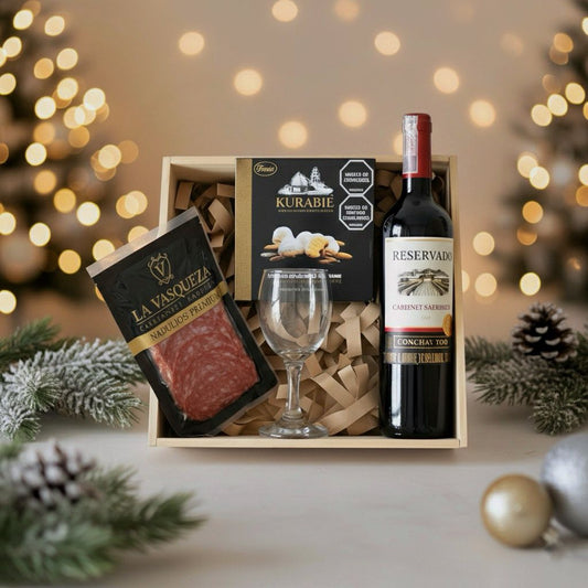 ancheta navideña con vino cabernet sauvignon, carnes maduradas, galletas y copa de vino