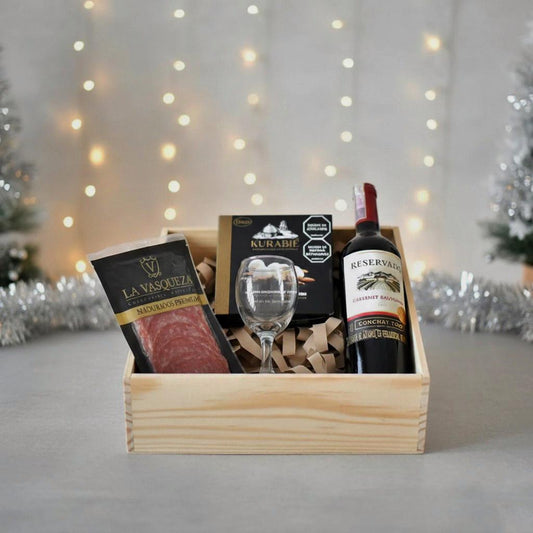 ancheta navideña con vino cabernet sauvignon, carnes maduradas, galletas y copa de vino