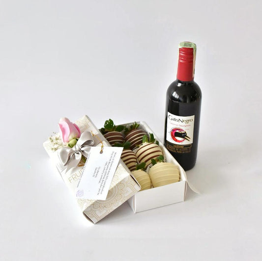 Caja de fresas con chocolate y vino cabernet sauvignon en Bogotá