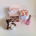 Detalle Premium con Fresas, Rosas y Champaña: Un Regalo Elegante e Inolvidable