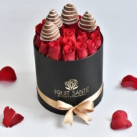 Caja cilindrica con rosas (Sueño Imperial con fresas)