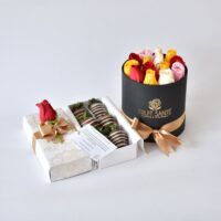 Caja cilíndrica de rosas + Caja de 6 Fresas premium con chocolate