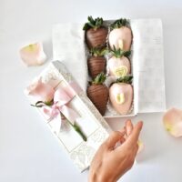 Caja de 6 Fresas premium + Rosa (Edición San Valentín ❤🌷 )