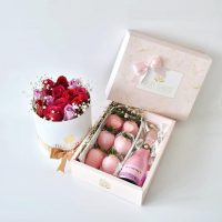 Caja Cilindrica con rosas naturales + Caja luxury con 6 Fresas Rosadas + JP Chenet 200ml