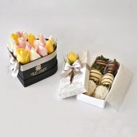 Corazon de rosas + Caja de 6 Fresas premium con chocolate (Tonos pasteles)