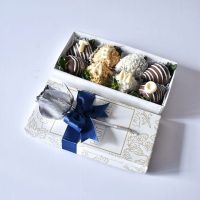 Caja de 8 Fresas Premium Orgánicas con Chocolate + Letras de Chocolate + Rosa Plateada