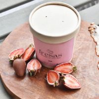 Vaso de Mini Fresas con Doble Capa de Chocolate – El Snack Perfecto para Amantes del Chocolate