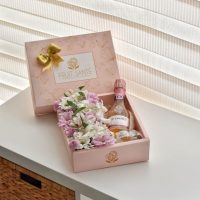 Arreglo de flores en caja luxury con champagna JP Chenet (Detalle para mamá)