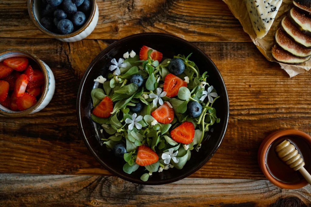 Ensalada de espinacas y fresas